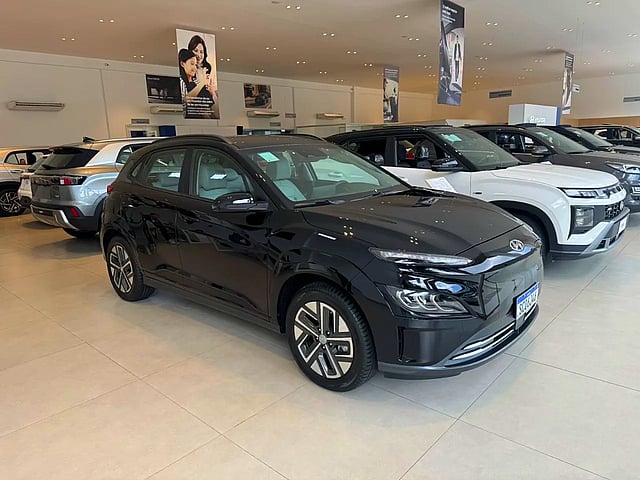 Foto de um hyundai kona elétrico 2024.