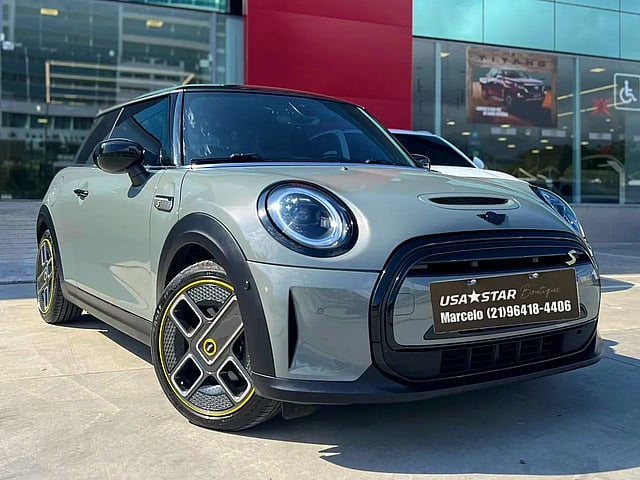 Foto de um mini cooper s elétrico 2022 15.000km.