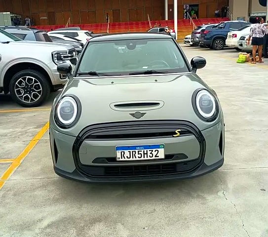 Foto de um mini cooper s eletrico 2022/2022 15.000km único dono.