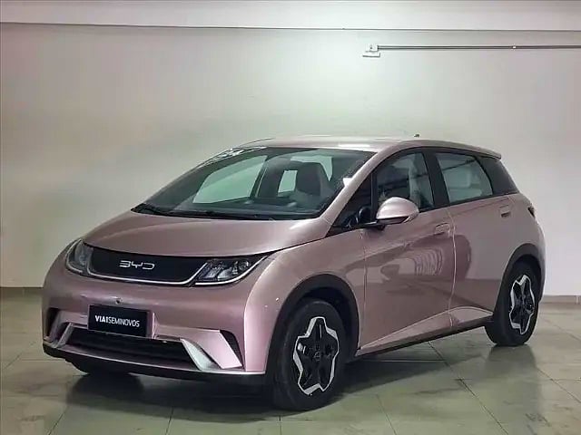 Foto de um byd dolphin 44,9 kw elétrico - com apenas 10 mil km rodados.