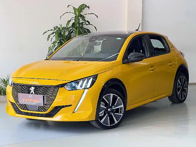 Foto de um peugeot e-208 208 e-gt elétrico | ano 2022 | apenas 23.400 km.