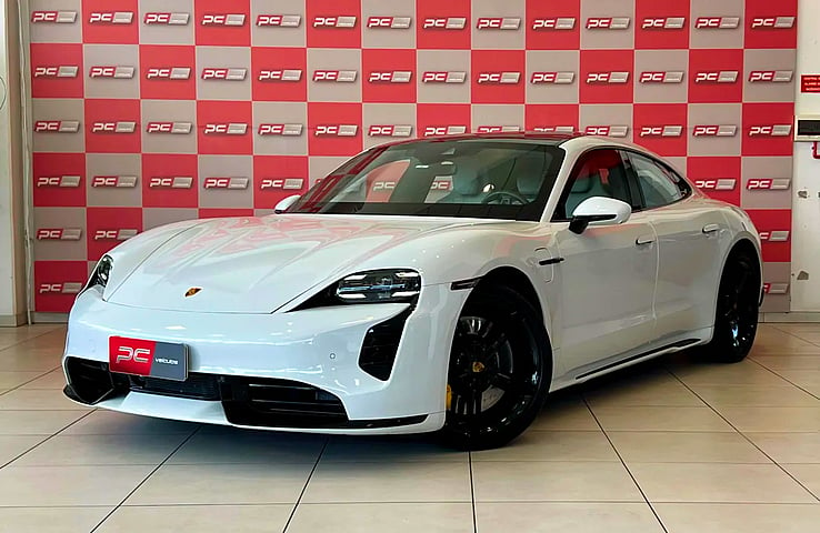 Foto de um porsche taycan turbo (elétrico) 2022 elétrico.