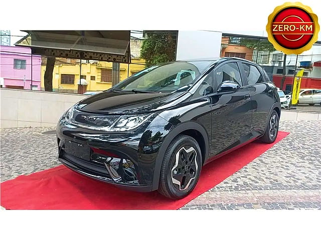 Foto de um byd dolphin 2025 44,9 kw elétrico.