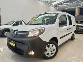 Foto de um renault kangoo renaut  44kw  2.3 z.e maxi eletrico 2020.