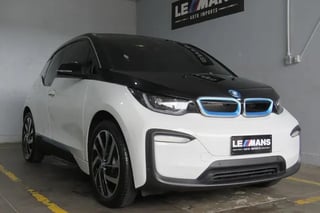 Foto de um bmw i3 bev 120ah 2021 km 8800 100% eletrico veiculo extra.