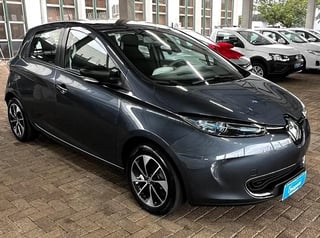 Foto de um renault zoe life lr 2019.