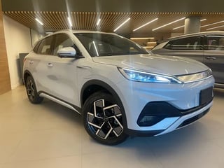 Foto de um byd yuan plus elétrico 2024 0km.