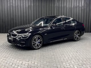 Foto de um bmw 330e m sport 2.0 turbo híbrido aut..