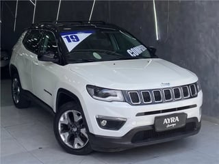 Foto de um jeep compass 2019 2.0 16v flex longitude automático.