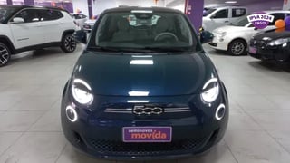 Foto de um fiat 500e icon elétrico (aut).