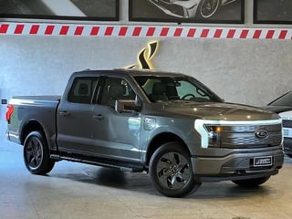 Foto de um ford f-150 lariat 4x4 5.0 v8.