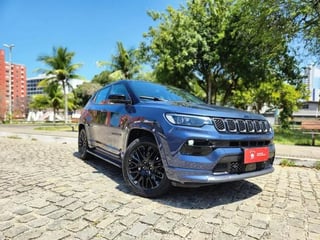 Foto de um jeep compass s 4xe hibrido 2022.