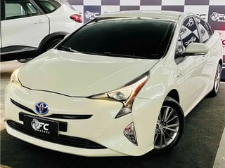 Foto de um toyota prius 2018 1.8 16v híbrido 4p automático.