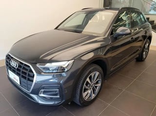 Foto de um audi q5 prestige 2.0 tfsi quattro s tronic 2021.