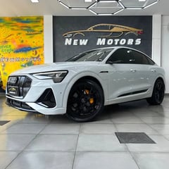 Foto de um audi e-tron etron elétrico sportback performance black quattro - 2020 / 2020.