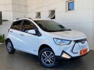 Foto de um jac iev 20 elétrico automático 2021.