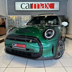 Foto de um mini cooper se top eletrico 2022 c/15 mil kms.