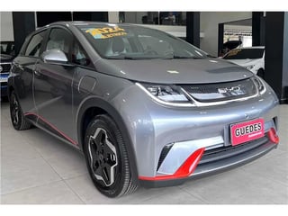 Foto de um byd dolphin 2024 44,9 kw elétrico.