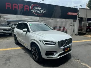 Foto de um volvo xc-90 xc90.