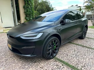 Foto de um tesla model x 2023 / 2024 670cv  awd.