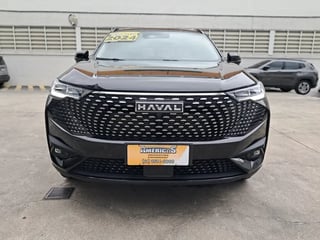 Foto de um chana cargo gwm haval h6 hev.