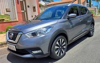 Foto de um nissan kicks sv excelente estado.