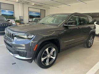 Foto de um jeep grand cherokee grandcherokee 4xe.