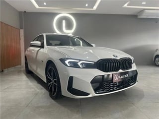 Foto de um bmw 330e 2.0 16v turbo híbrido m sport.