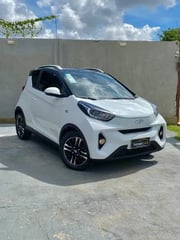 Foto de um chery icar 2023 100% elétrico apenas 2.000km.