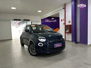 Foto de um fiat 500e icon elétrico (aut).