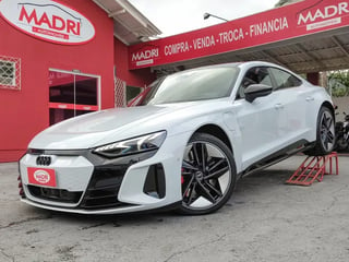 Foto de um audi rs e-tron gt quattro aut. (elétrico) (elétrico).