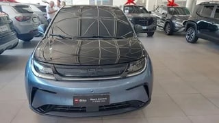 Foto de um byd dolphin plus elétrico automático 2024.