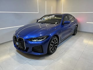 Foto de um bmw i4 2023 elétrico edrive40 m sport.