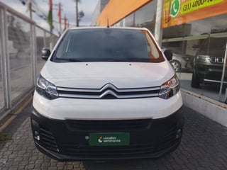 Foto de um citroen jumpy 2022 75 kw elétrico automático.