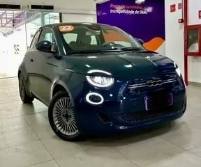 Foto de um fiat 500e 500 e icon elétrico.