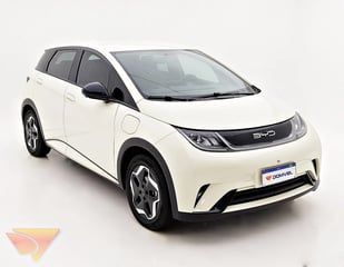 Foto de um byd dolphin ev (eltétrico).