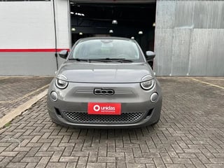 Foto de um fiat 500e .