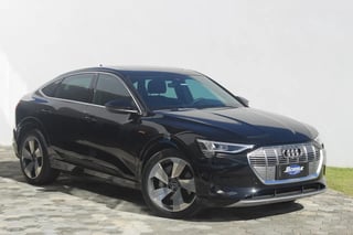 Foto de um audi e-tron spb  preta 2022/2022.