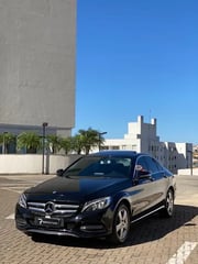 Foto de um mercedes-benz c-200 mercedes c200 2015 apenas 50.000 rodados.