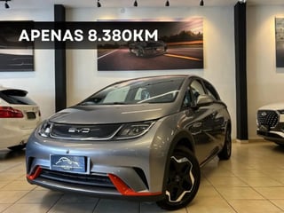 Foto de um byd dolphin 2024 44,9 kw elétrico.