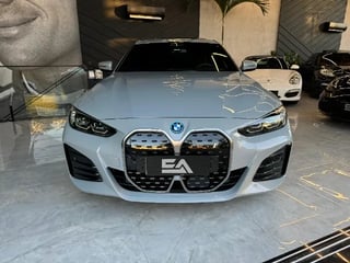 Foto de um bmw i4 m sport e35 2023.