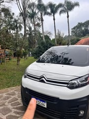 Foto de um citroen jumpy 100% eletrica 2022 km 34 mil.