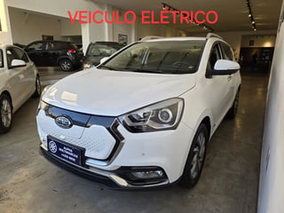 Foto de um jac iev 40 2022 elétrico automático.