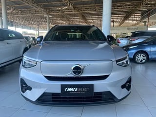 Foto de um volvo xc40 ultimate elétrico 2023/2023 - prata.