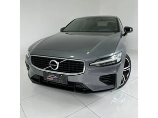 Foto de um volvo s60 2020 2.0 t8 r-design híbrido 4p automático.