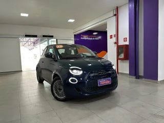 Foto de um fiat 500e icon elétrico (aut).