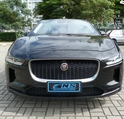 Foto de um jaguar i-pace 100% elétrico blindado.