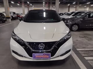 Foto de um nissan leaf 40 kwh tekna.