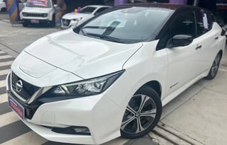 Foto de um nissan leaf automático elétrico 2021/2022.