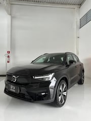 Foto de um volvo xc40 p6 electric 2023.